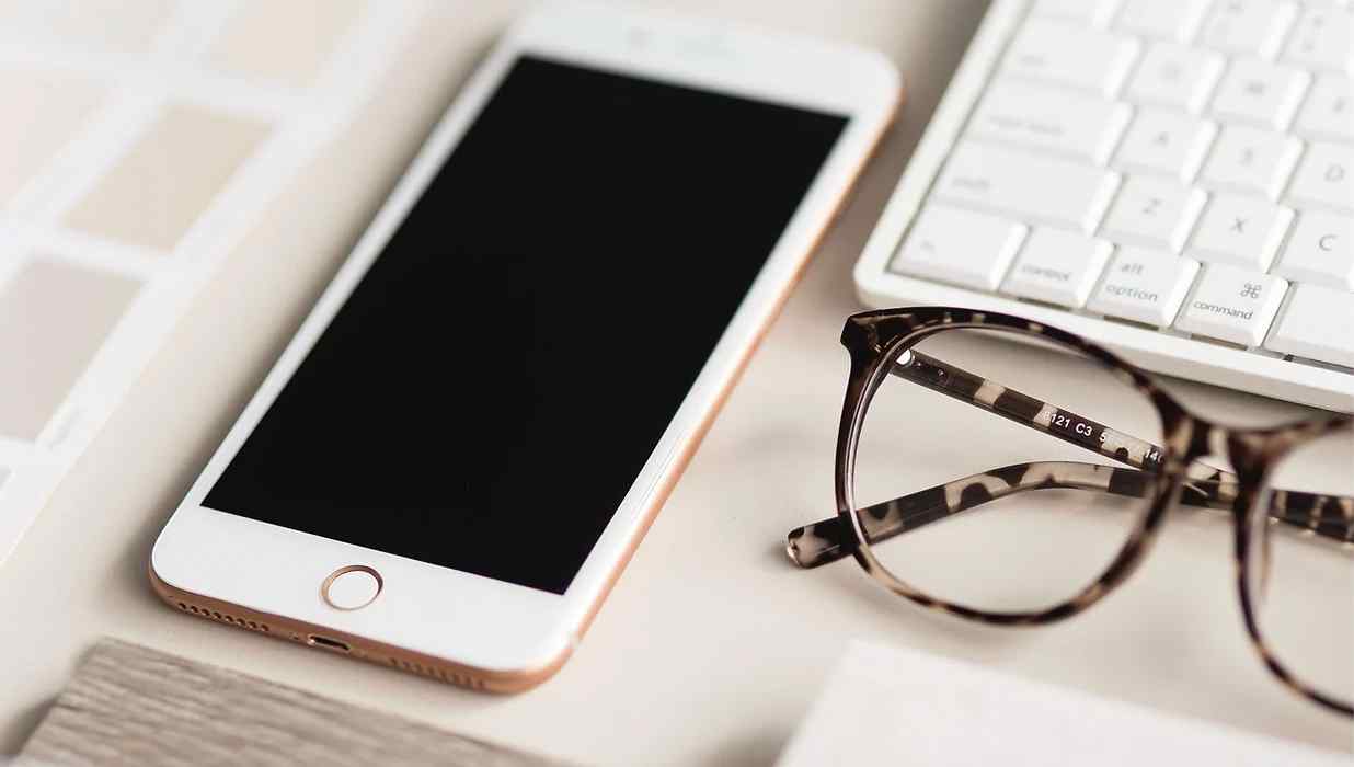 BEAU YEUNG - BUSINESS & SOCIAL MEDIA GROWTH STRATEGIST