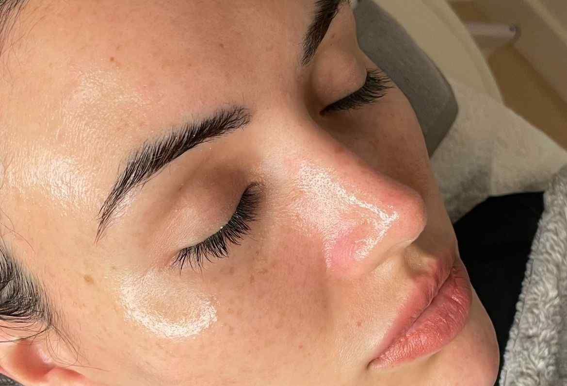 THE FRESH FACE LOUNGE