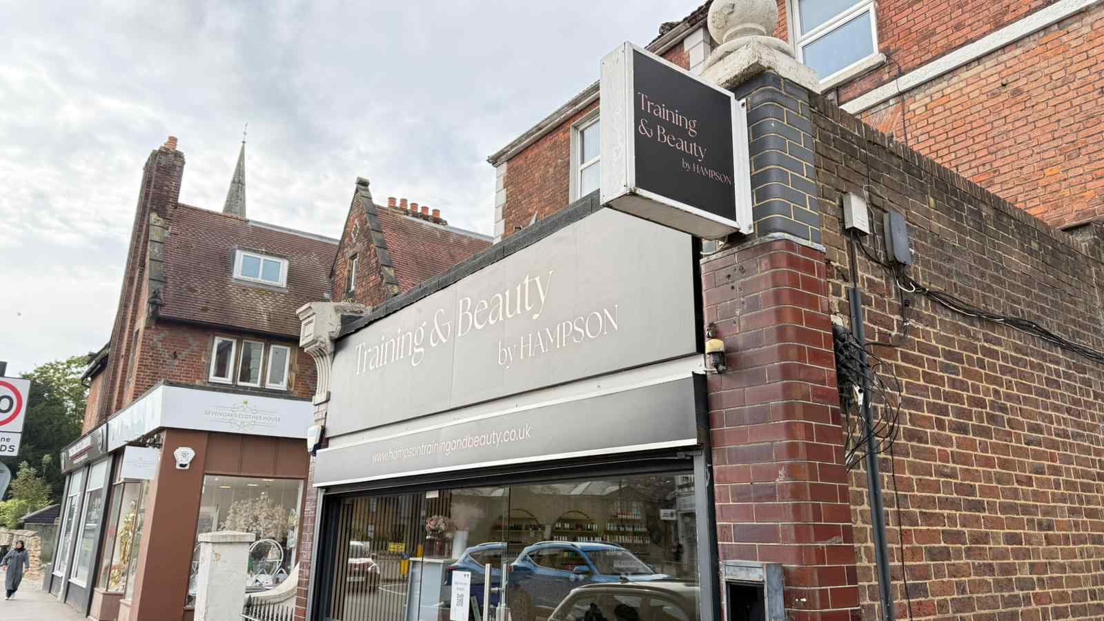 HAMPSON BEAUTY