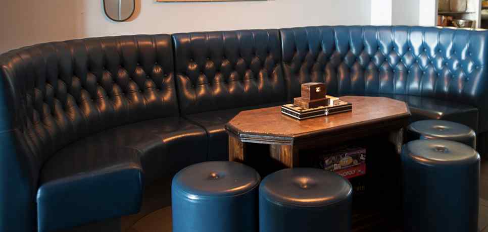 FRANKIE'S BAR
