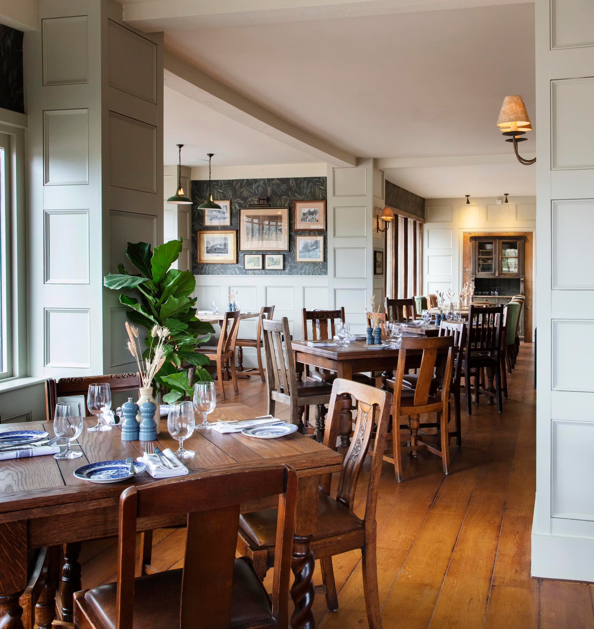 THE LEICESTER ARMS